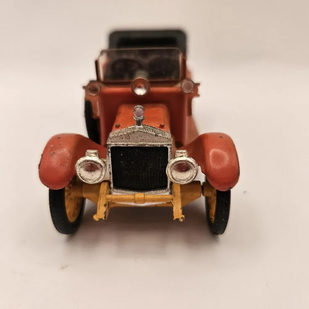 CORGI TOYS DAIMLER 1910 RED METAL A5 1:43 w Driver and‎ Passengers RARE!